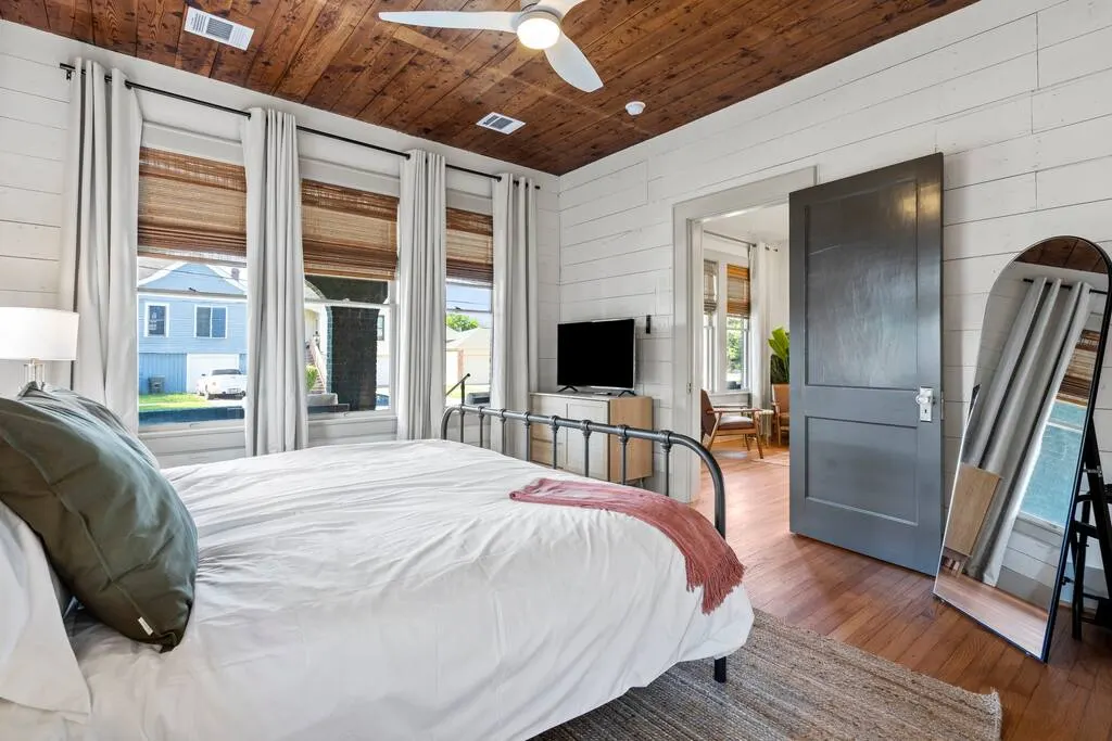 Showplace can help you host smarter.